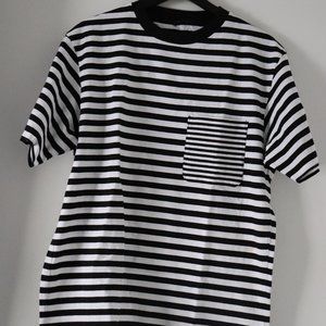 Uniqlo Black & White Striped T-Shirt With Pocket